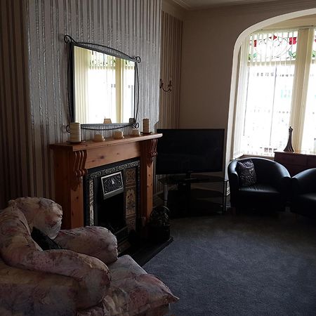 Kings Court Families & Couples Bed & Breakfast Блекпул Екстериор снимка