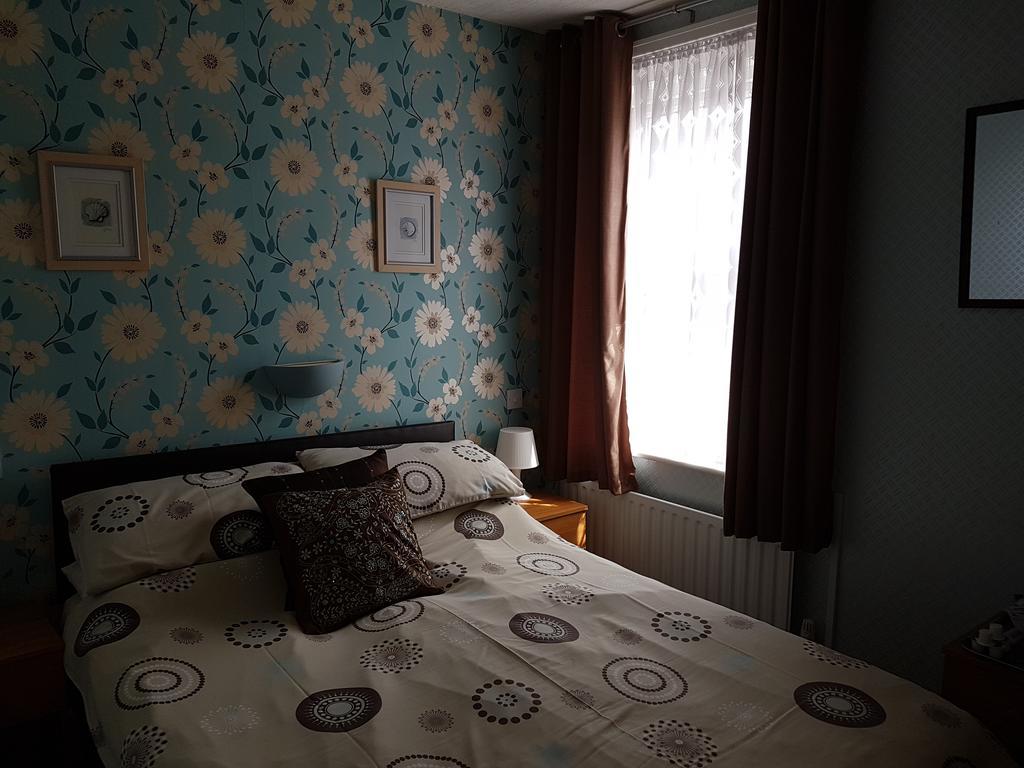 Kings Court Families & Couples Bed & Breakfast Блекпул Екстериор снимка