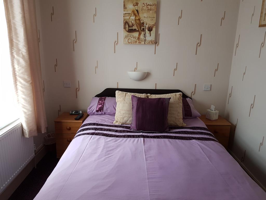 Kings Court Families & Couples Bed & Breakfast Блекпул Екстериор снимка