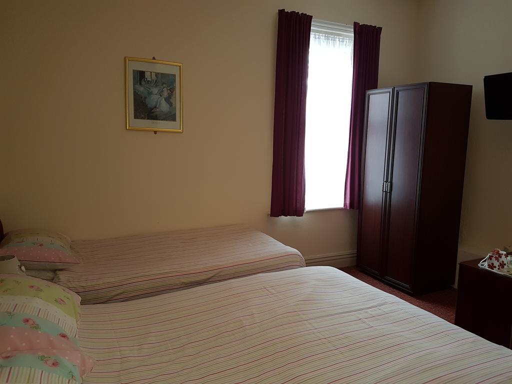Kings Court Families & Couples Bed & Breakfast Блекпул Екстериор снимка