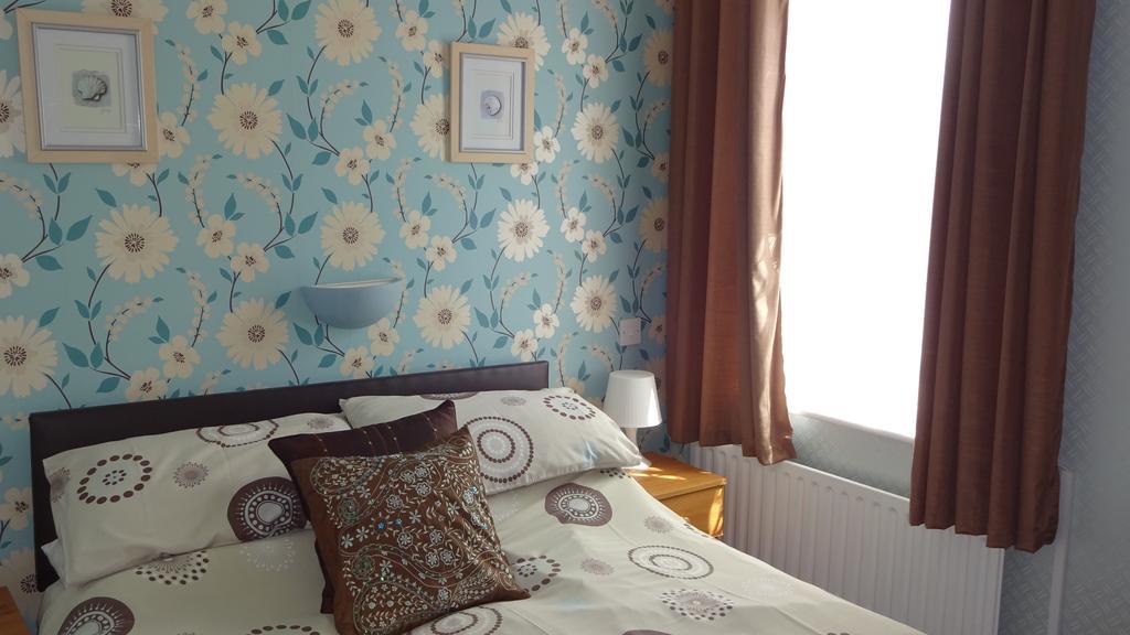 Kings Court Families & Couples Bed & Breakfast Блекпул Екстериор снимка
