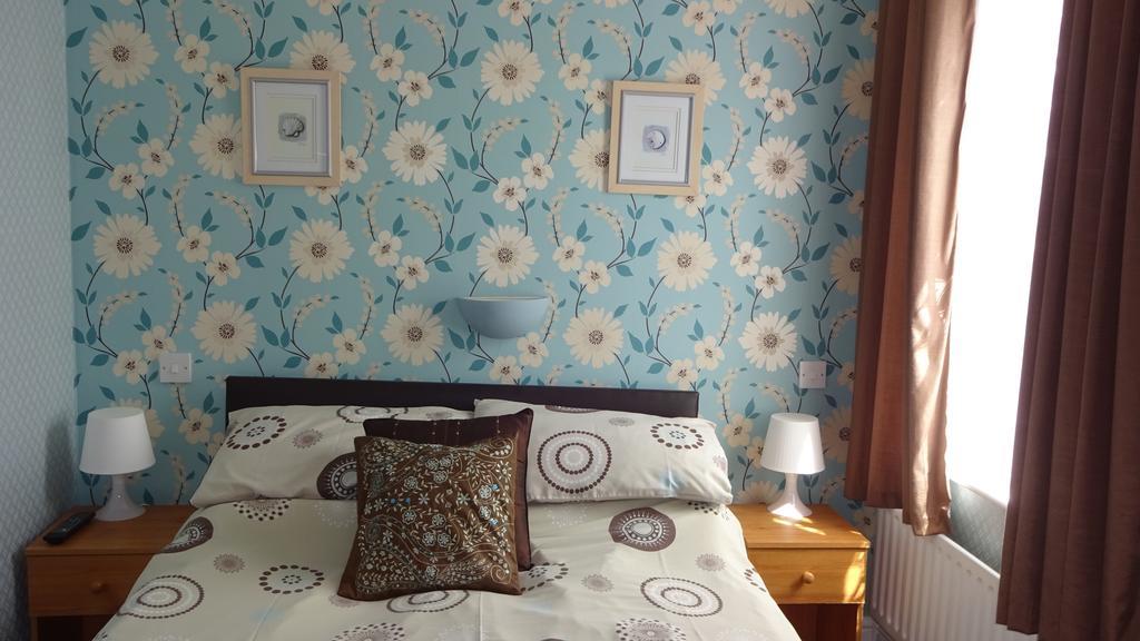 Kings Court Families & Couples Bed & Breakfast Блекпул Екстериор снимка