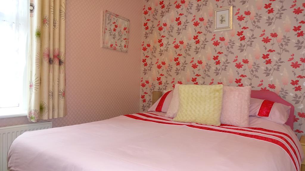 Kings Court Families & Couples Bed & Breakfast Блекпул Екстериор снимка
