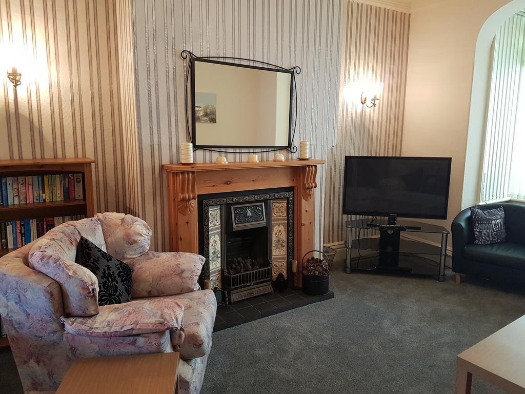 Kings Court Families & Couples Bed & Breakfast Блекпул Екстериор снимка