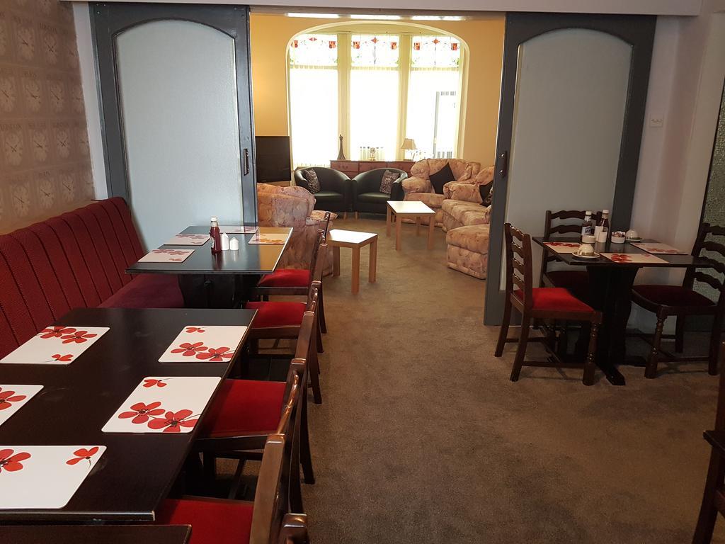 Kings Court Families & Couples Bed & Breakfast Блекпул Екстериор снимка