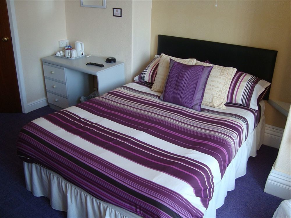 Kings Court Families & Couples Bed & Breakfast Блекпул Екстериор снимка