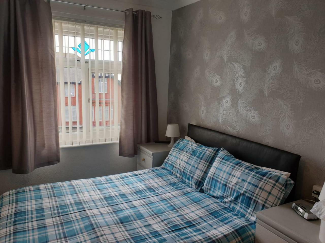 Kings Court Families & Couples Bed & Breakfast Блекпул Екстериор снимка
